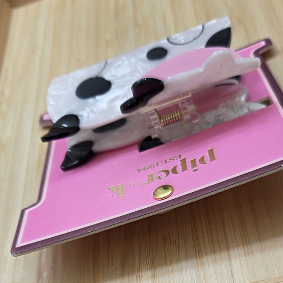 Piper K Cute Cow Clip - Picture 3 of 3